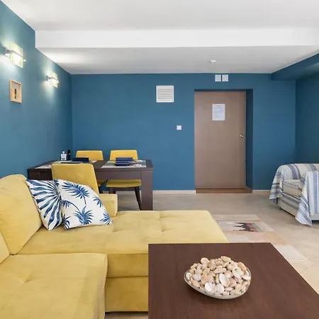 Sunny W/ Pool • 5 Min To Apartment Varna